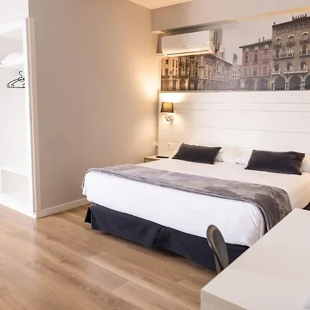 Pamplona 3* Vic