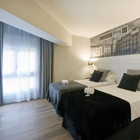 Pamplona 3* ヴィク
