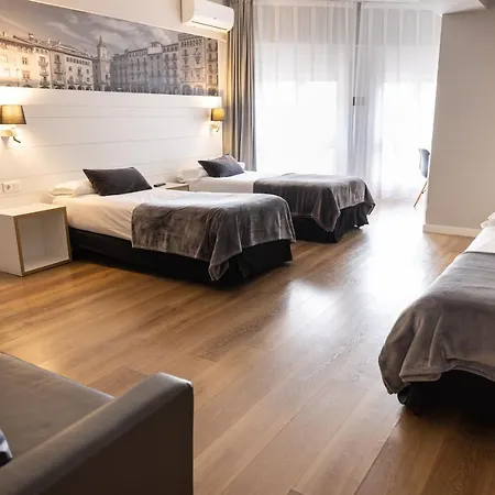 Hotel Pamplona Vic