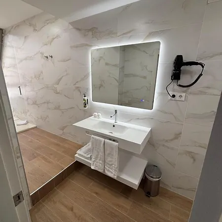 Pamplona Hotel 3*