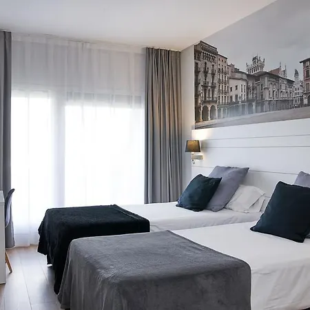 Hotel Pamplona Vic