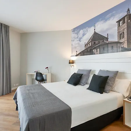Pamplona Hotel 3*