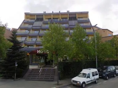 Hotell Pamplona 3*